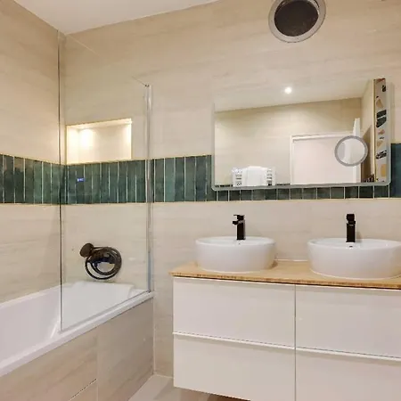 Διαμέρισμα Magnifique - 3 Br-arc De Triomphe *